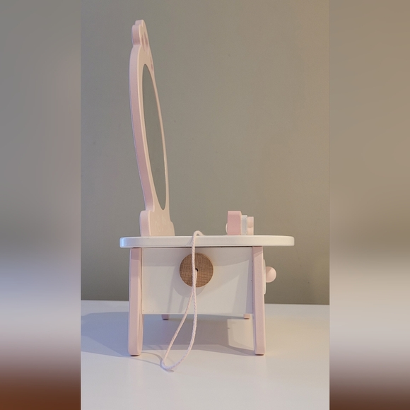 CLASSIC WORLD pretend play mirror for toddler girls - Picture 3 of 7